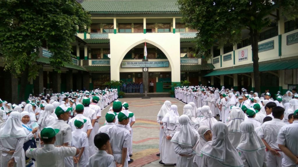 Upacara Usia Sekolah Anak SD Islam Darunnajah