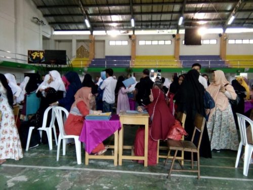 Pembagian Raport Bagi Santri Putri Darunnajah Jakarta