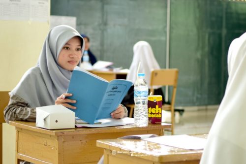 Ujian Madrasah Bagi Santri Kelas 6 TMI