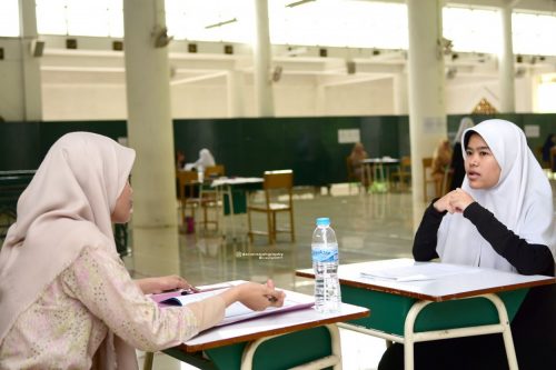 Ujian Madrasah Bagi Santri Kelas 6 TMI