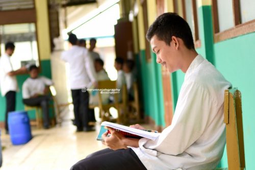 Ujian Madrasah Bagi Santri Kelas 6 TMI