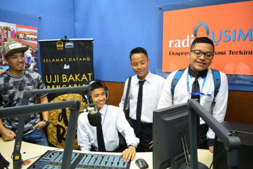 Peserta I-GSN Belajar Broadcasting Di Radio FM Usim