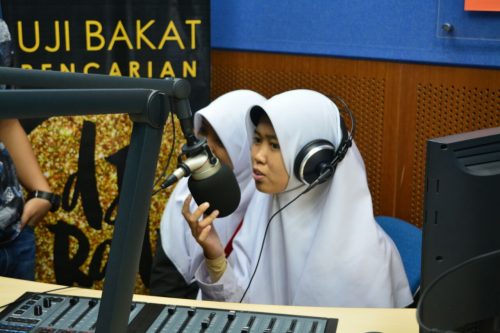 Peserta I-GSN Belajar Broadcasting Di Radio FM Usim