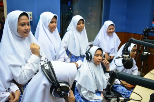 Peserta I-GSN Belajar Broadcasting Di Radio FM Usim