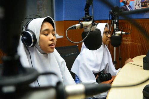 Peserta I-GSN Belajar Broadcasting Di Radio FM Usim