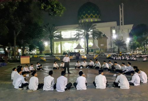 Santri Putra Darunnajah Jakarta Wajib Ikuti Muhadhoroh