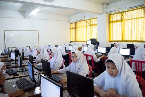 Hari Pertama Ujian Nasional Berbasis Komputer (UNBK) Pondok Pesantren Darunnajah Jakarta