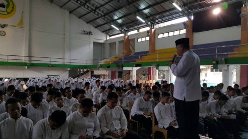 Pengarahan Penguji Lisan Bagi Santri Kelas 5 TMI Darunnajah Jakarta