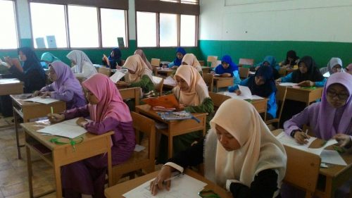 Ujian Tulis Bahasa Arab Dan Bahasa Inggris Bagi Guru Baru Darunnajah