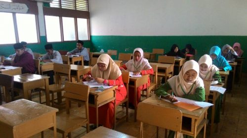 Ujian Tulis Bahasa Arab Dan Bahasa Inggris Bagi Guru Baru Darunnajah