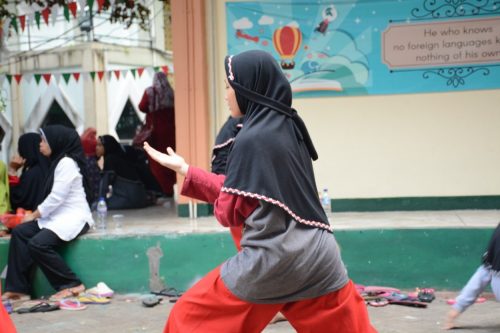 Antusiasme Santri Putri Darunnajah Jakarta Ikuti Latihan Tapak Suci