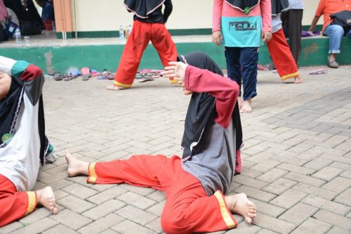 Antusiasme Santri Putri Darunnajah Jakarta Ikuti Latihan Tapak Suci