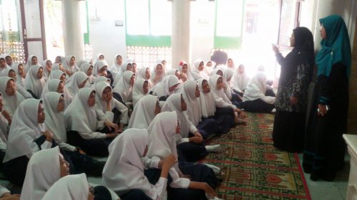 Pengarahan Santri Putri Kelas 3 TMI Darunnajah Jakarta