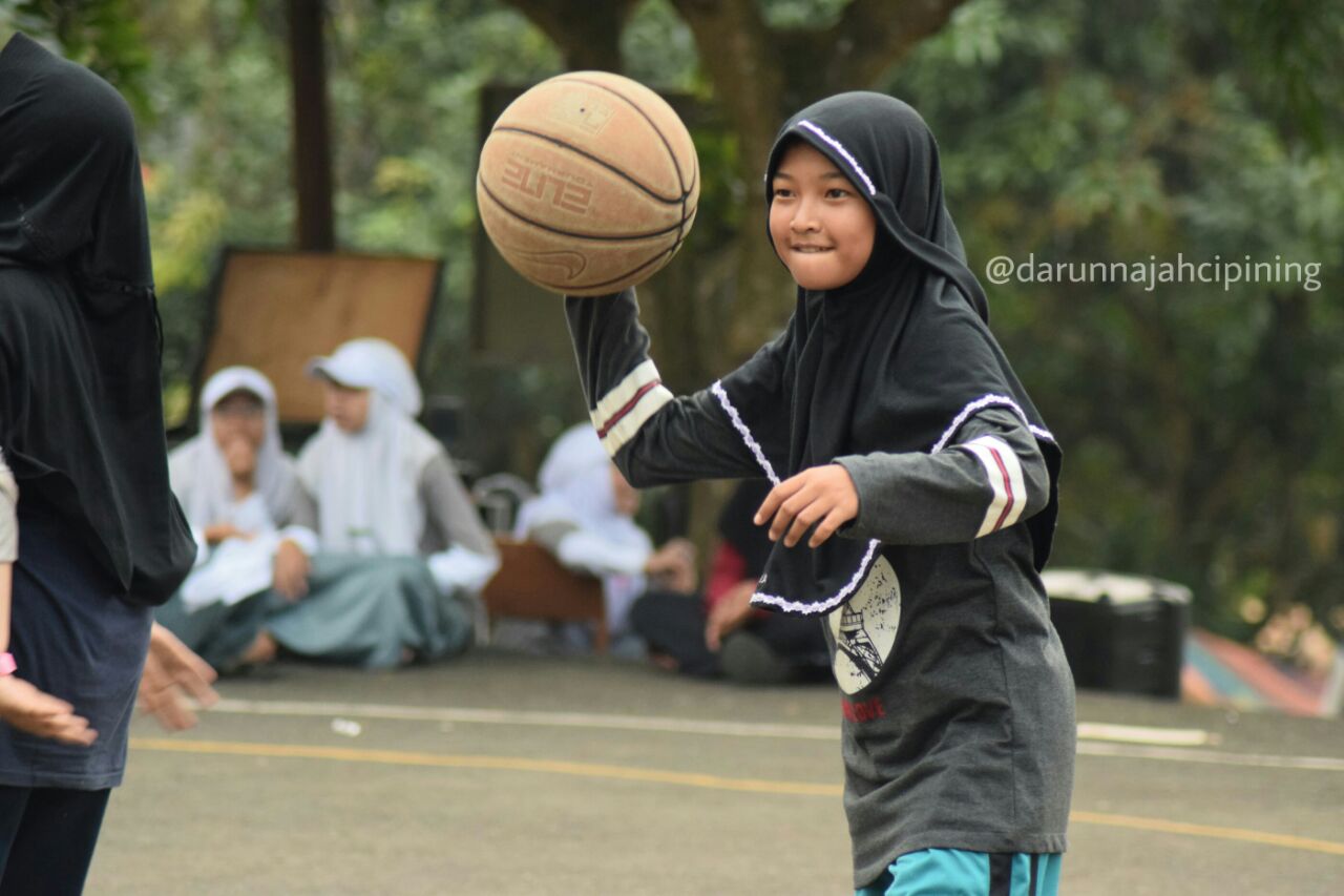 Perlombaan Basket Dalam Kegiatan DNO Di Darunnajah 2 Cipining