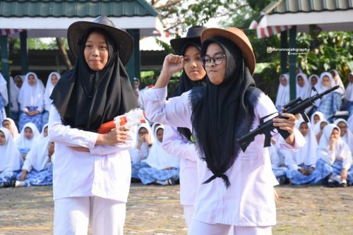 Santri Putri Darunnajah Jakarta Adakan Upacara 17 Agustus 2017