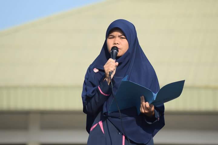 Ustadzah Syifa Fauziah sebagai Pembawa Acara