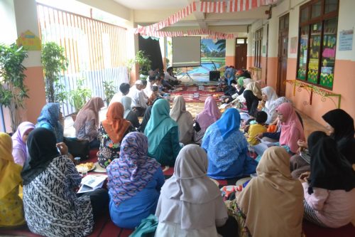 Pengarahan Petugas Peragaan Manasik Haji Cilik Di TK Islam Darunnajah