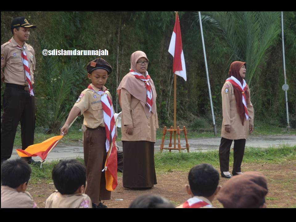 Melatih Skill Semapore di Pramuka