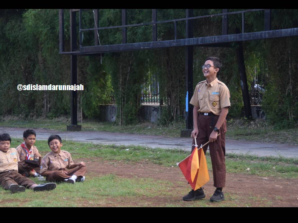 Melatih Skill Semapore di Pramuka