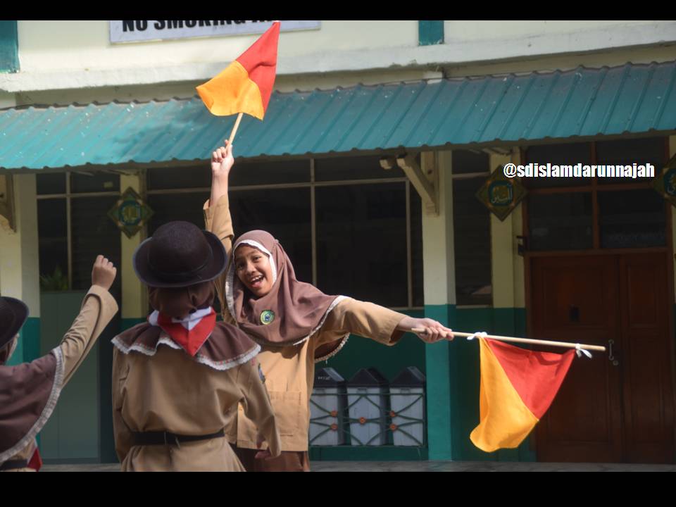 Melatih Skill Semapore di Pramuka