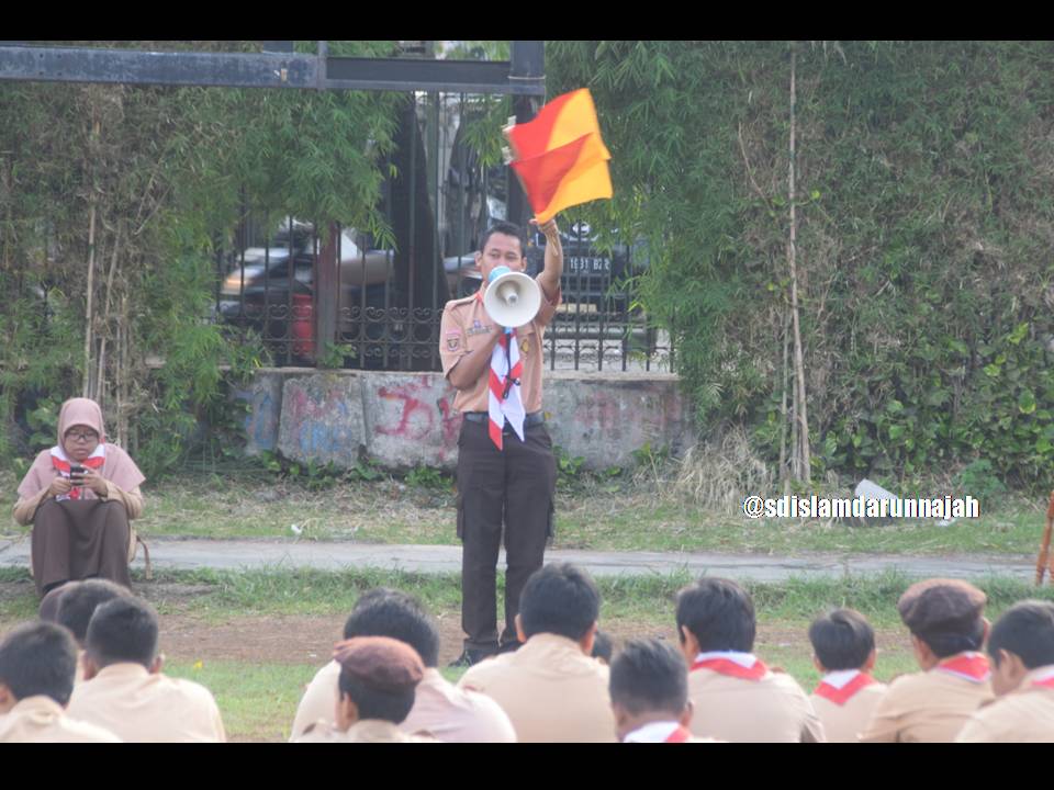 Melatih Skill Semapore di Pramuka