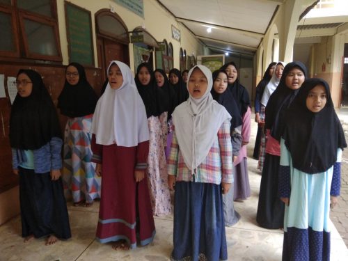 Latihan Persiapan Grand Opening Darunnajah Language Competition Di Pondok Pesantren Putri Al-Hasanah Darunnajah 9 Pamulang