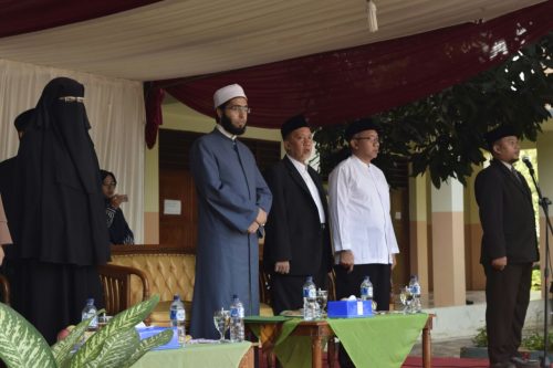 Upacara Pembukaan Darunnajah Language Competition Di Pondok Pesantren Putri Al-Hasanah Darunnajah 9 Pamulang