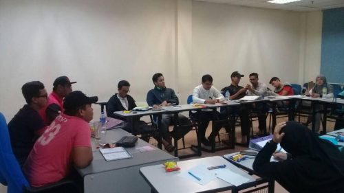 Aktif Dalam Organisasi Dakwah Kampus yaitu DIMAC (Da'wah Islamic Management Comunity)