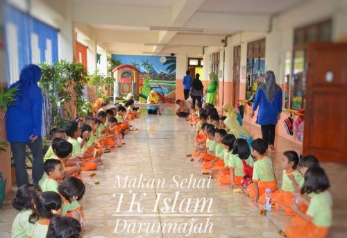 Program Makan Sehat Di PG/TK Islam Darunnajah