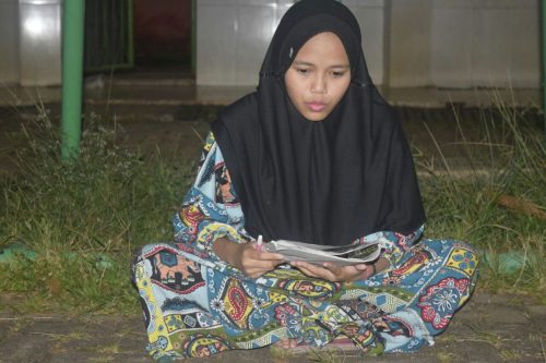 Suasana Belajar Santriwati Al-Hasanah Darunnajah 9 Pamulang