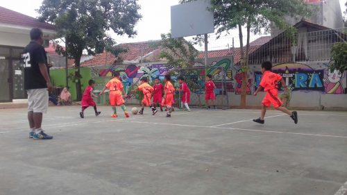 Pertandingan persahabatan futsal TK DN 1 dan RA DN 10