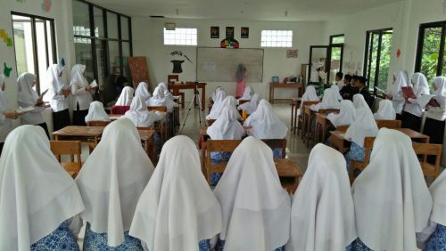 Amaliyah Tadris Perdana Santriwati Akhir TMI Al-Hasanah Darunnajah 9 Pamulang