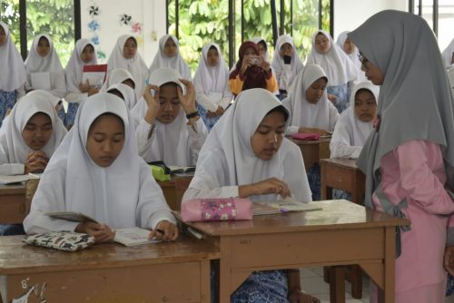 Amaliyah Tadris Perdana Santriwati Akhir TMI Al-Hasanah Darunnajah 9 Pamulang