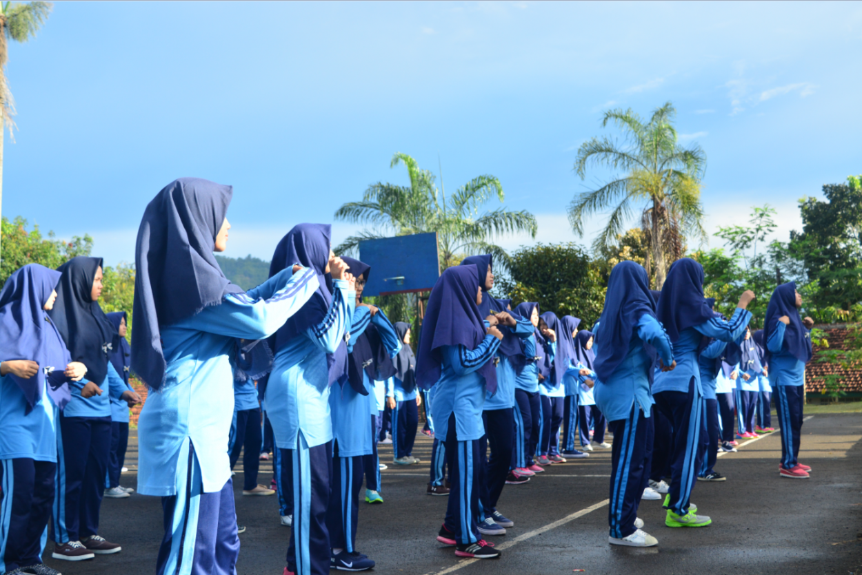 Kegiatan Santri Darunnajah 2 Cipining 4