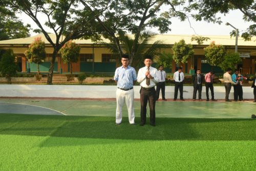 Penyerahan Wakaf Rumput Sintetis Dari Santri Kelas 6 TMI