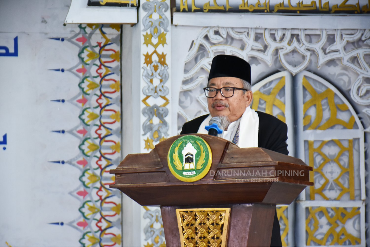 Pimpinan Pesantren KH. Jamhari Abdul Jalal, Lc