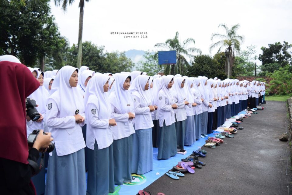 Santri Darunnajah dalam Pembukaan Nisaiyyah dan Drama Contest