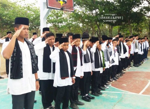 Upacara memperingati hari santri nasional