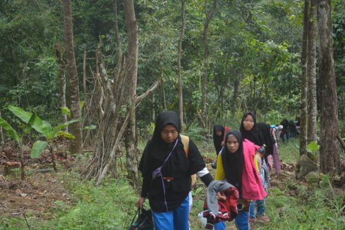 Santri Darunnajah 5 hiking Gn.Pulosari