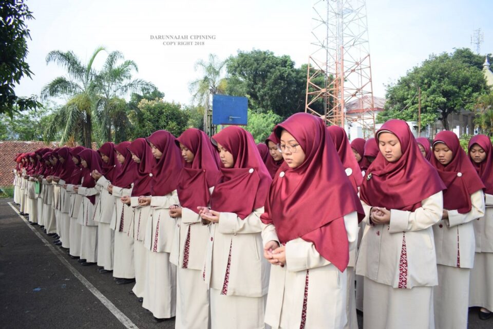Kegiatan Santri Kelas Akhir 6 TMI Saat Ujian Semester 1