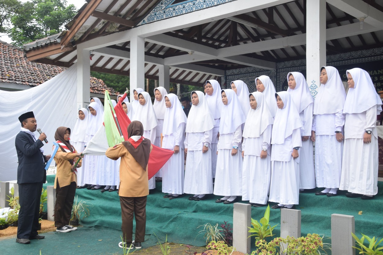 Pelantikan Menjadi Pengurusn Merupakan Salah Satu Pendidikan Di Pesantren