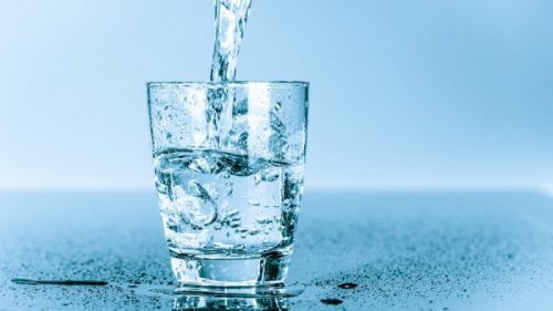 Minum air putih membuat badan menjadi semakin sehat