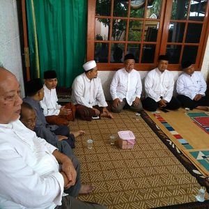 Ketua Umum Yayasan Darunnajah, KH. Saefudin Arif, SH, MH & Ketua Dewan Nazir Yayasan Darunnajah, KH. Jamhari Abdul Jalal, Lc Berta'ziah Atas Wafatnya KH. Maktum Jauhari, MA ( Pimpinan Pesantren Al Amin Perenduan Madura)