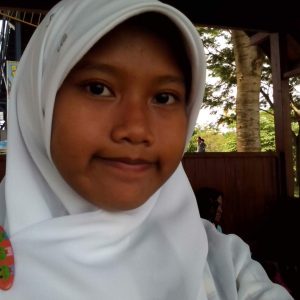 Amrina Rosyada Kelas 8D, Peraih Beasiswa Pendidikan