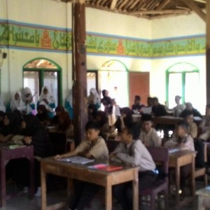 Amliah Tadris Perdana oleh Eroh Rohayati Santri kelas 6 TMI An Nahl Darunnajah 5