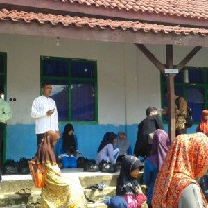 Kegiatan Baksos oleh santri Pondok Pesantren Darul Muttaqien Parung Bogor di laksanakan di Pondok Pesantren Darunnajah 5 An Nahl.