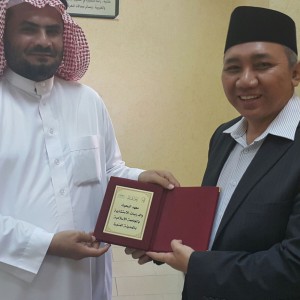 Pimpinan Pesantren Darunnajah Dr. Sofwan Manaf mengunjungi Dauroh Budaya dan Bahasa Arab bagi Tokoh Indonesia di Universitas Islam Madinah