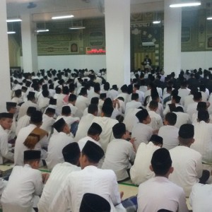 Sholat Gerhana Matahari Di Masjid Jami' Darunnajah Jakarta