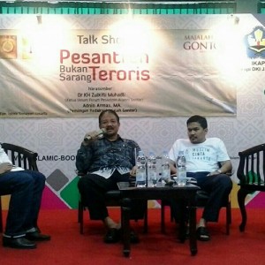 Ketua Umum Forum Pesantren Alumni (FPA) Gontor memberikan materi pada talk show 15th Islamic Book Fair