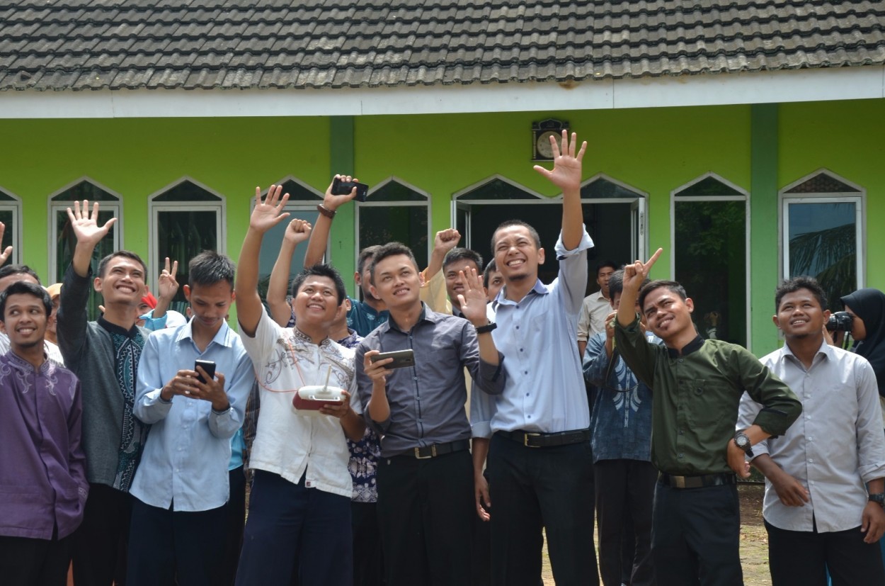 Pesantren Darunnajah Cipining